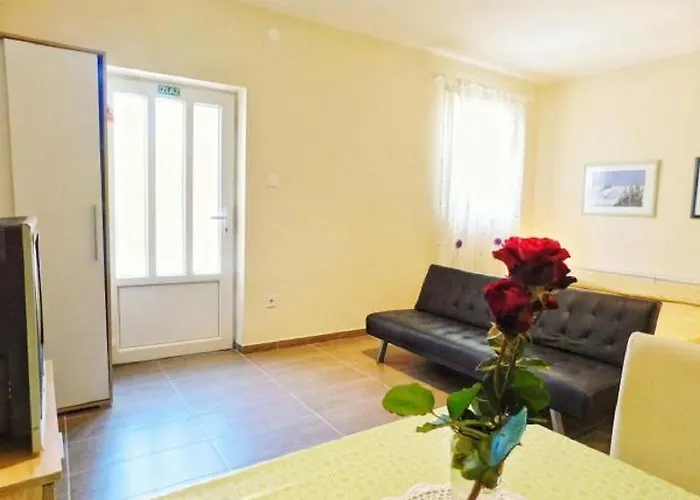 Апартаменты Danilo 48 Пула